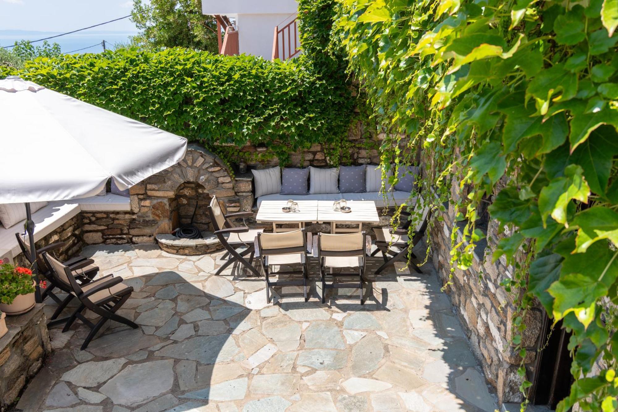 Parthenón Oreiades Guesthouse מראה חיצוני תמונה