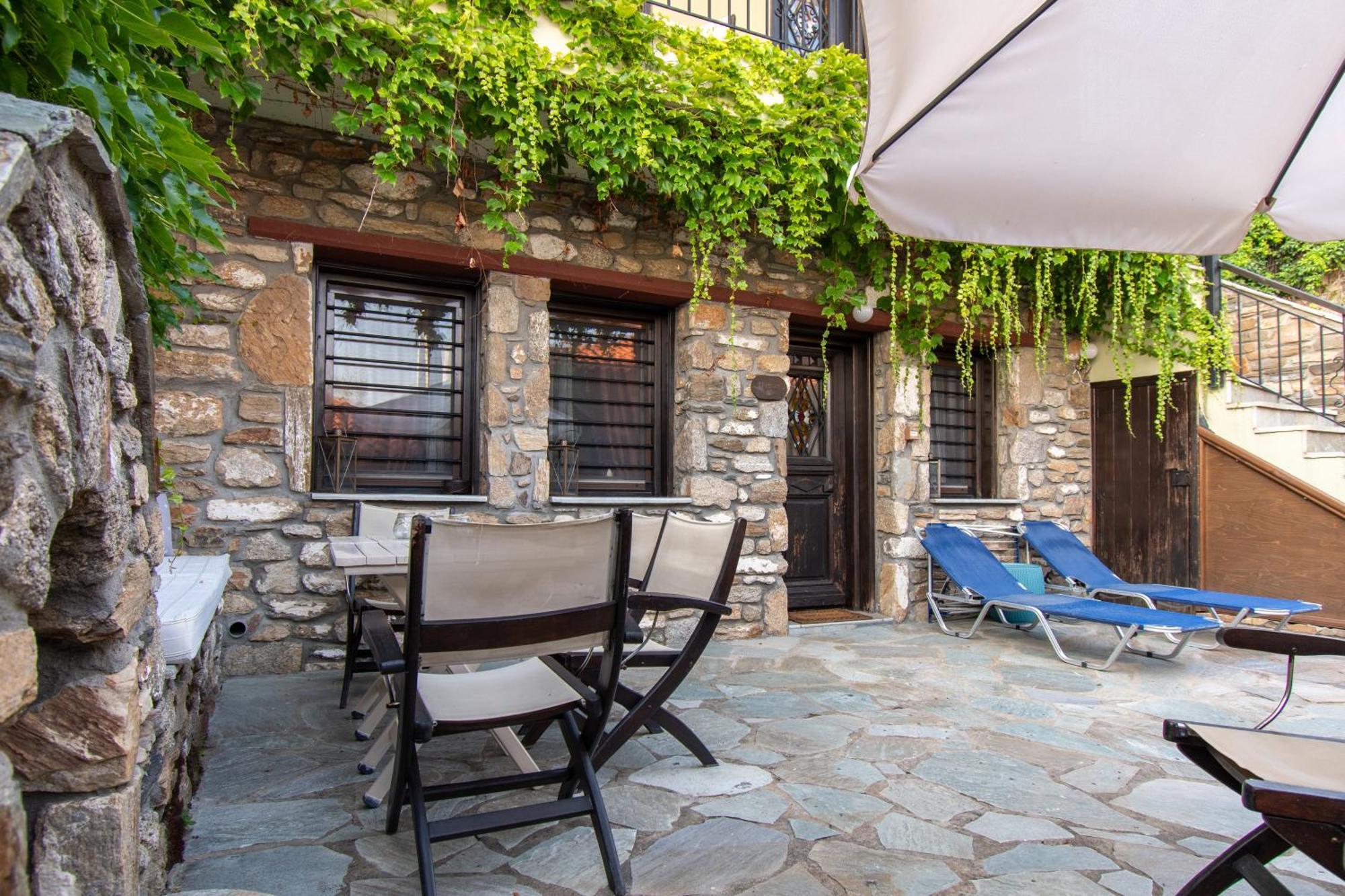 Parthenón Oreiades Guesthouse מראה חיצוני תמונה